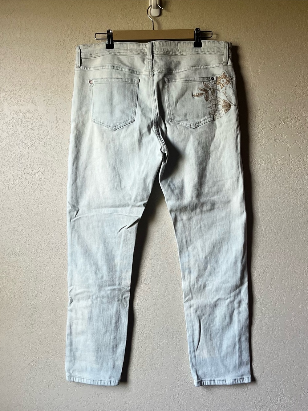 PILCRO Anthropologie Embroidered Jeans - Picture 4 of 4